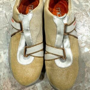 Michelle K sneakers size 6